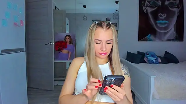 Snapshot of MashaFromRussia__ chatting on November 12, 2025, 8:59 am MashaFromRussia online show from November 12, 2025, 8:59 am