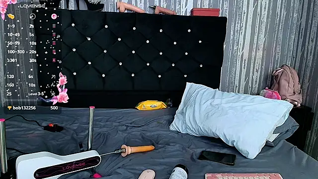 Alicee Moonn online show from November 6, 2025, 7:42 am