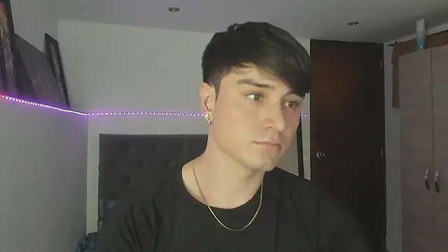 Snapshot of stevve_14 chatting on December 2, 2025, 11:11 pm stevve 14 online show from December 2, 2025, 11:11 pm