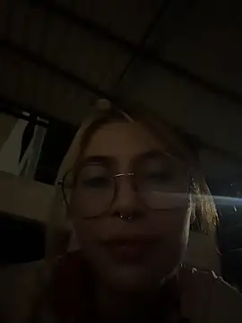 Snapshot of YunoRose_ chatting on July 4, 2026, 2:29 am YunoRose online show from July 4, 2026, 2:29 am