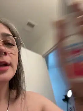 Alix Valentine online show from February 8, 2026, 12:03 am