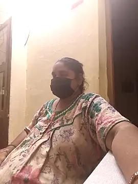 Villageanuty online show from September 29, 2025, 3:28 pm