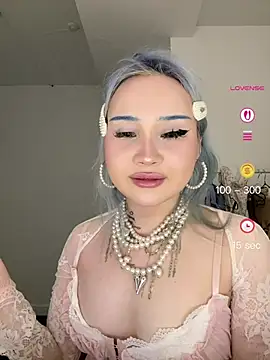 Snapshot of AsiaVegas chatting on May 9, 2026, 10:53 am AsiaVegas online show from May 9, 2026, 10:53 am
