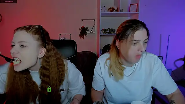 Snapshot of inga_gree chatting on October 15, 2025, 6:52 pm inga gree online show from October 15, 2025, 6:52 pm