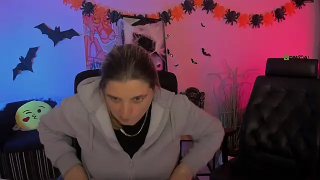 Snapshot of inga_gree chatting on November 1, 2025, 7:49 pm inga gree online show from November 1, 2025, 7:49 pm