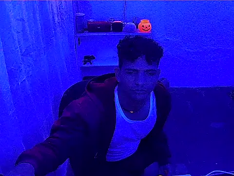 Snapshot of tonny1997duran chatting on May 13, 2026, 2:42 am tonny1997duran online show from May 13, 2026, 2:42 am