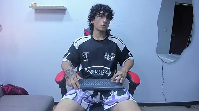 Snapshot of JackesTaylor chatting on October 5, 2025, 4:55 am JackesTaylor online show from October 5, 2025, 4:55 am