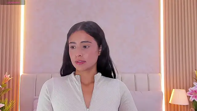 ZOEBARLOWE online show from November 19, 2025, 7:03 pm