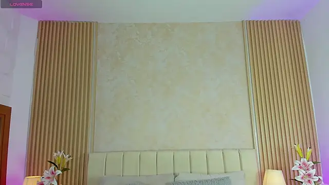 ZOEBARLOWE online show from January 5, 2026, 7:06 pm