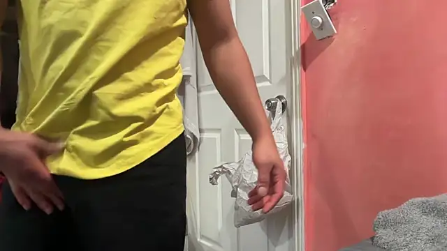 kSwisssxxx online show from December 14, 2025, 5:18 pm