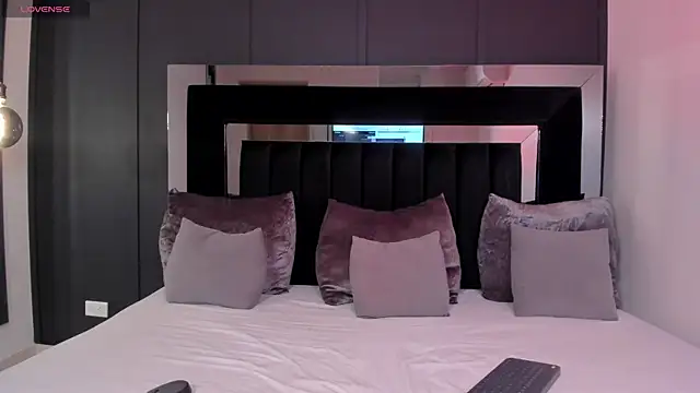 Snapshot of sofiaa_brown chatting on November 12, 2025, 5:08 am sofiaa brown online show from November 12, 2025, 5:08 am