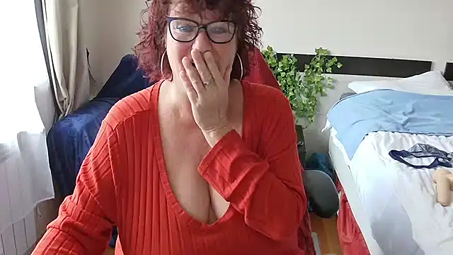 -Curvy- online show from November 19, 2025, 9:09 am