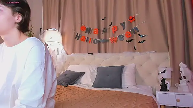 Snapshot of Skelerata chatting on October 30, 2025, 1:18 am Skelerata online show from October 30, 2025, 1:18 am