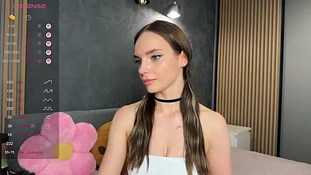litlle angelll online show from May 31, 2026, 6:09 pm