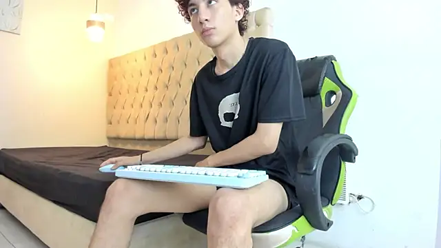 Darkknightx01 online show from March 29, 2026, 2:00 am