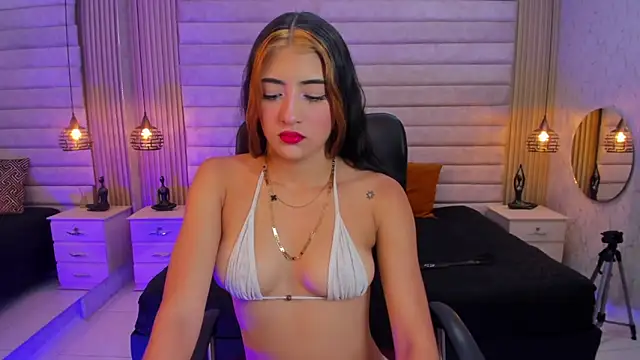 VictoriaaBlair online show from April 10, 2026, 7:40 pm