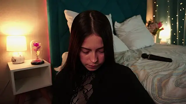 ywixos online show from April 15, 2026, 7:58 pm