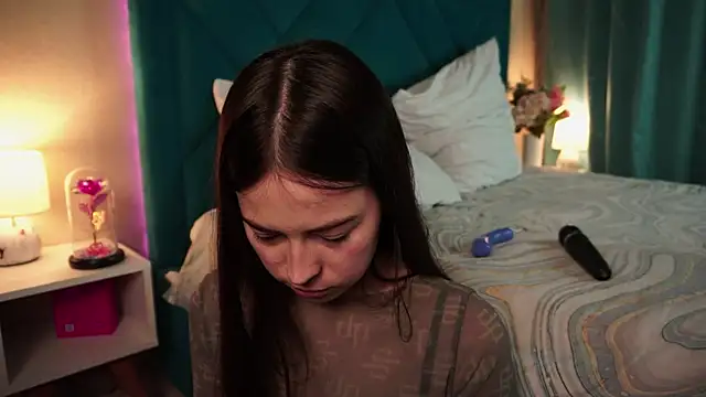 ywixos online show from April 18, 2026, 10:32 pm