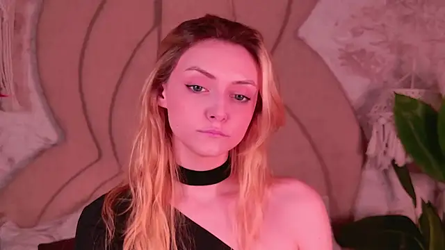 CindyFors online show from September 21, 2025, 9:16 pm