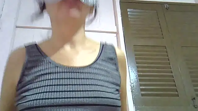 Snapshot of Luana_sexy42 chatting on April 17, 2026, 3:20 am Luana sexy42 online show from April 17, 2026, 3:20 am