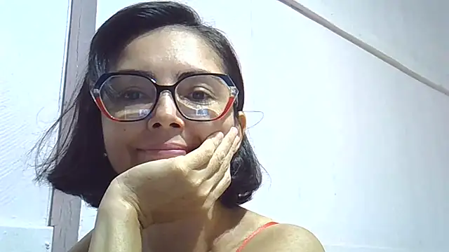 Snapshot of Luana_sexy42 chatting on May 24, 2026, 2:05 am Luana sexy42 online show from May 24, 2026, 2:05 am