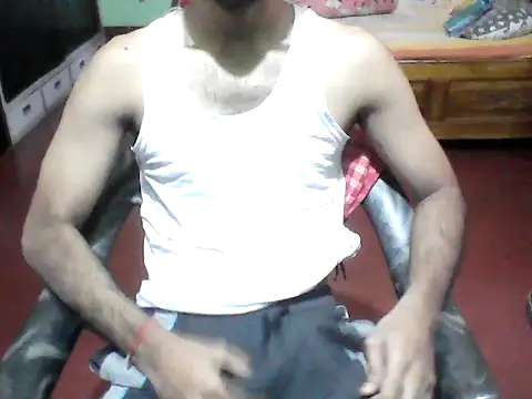 Snapshot of darkbluemoon chatting on March 18, 2026, 6:05 am darkbluemoon online show from March 18, 2026, 6:05 am