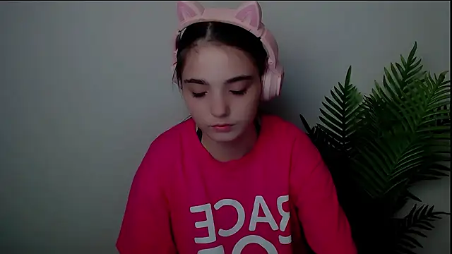 Sun Shine   online show from September 14, 2025, 7:13 pm