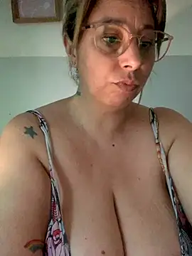 LupeLok online show from December 4, 2025, 4:38 pm