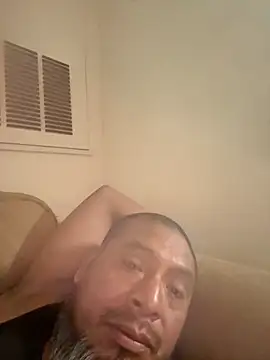 Snapshot of julio_p chatting on September 23, 2025, 12:46 am julio p online show from September 23, 2025, 12:46 am