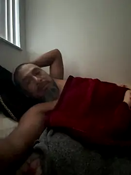 Snapshot of julio_p chatting on October 19, 2025, 12:17 pm julio p online show from October 19, 2025, 12:17 pm