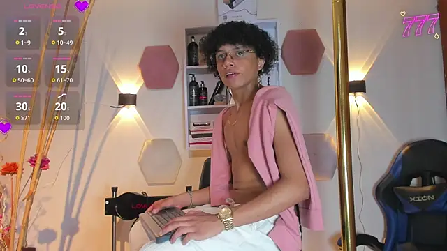 Snapshot of _taylor_black chatting on May 6, 2026, 8:25 pm taylor black online show from May 6, 2026, 8:25 pm