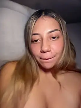 Snapshot of MissCat_ chatting on November 30, 2025, 1:53 am MissCat online show from November 30, 2025, 1:53 am