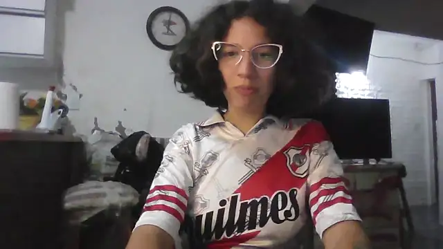 loliporomero online show from November 10, 2025, 1:37 am