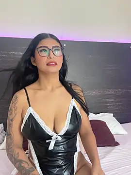 daphnevans online show from September 10, 2025, 3:28 am