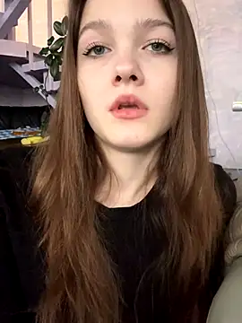 MichelleRoux online show from September 25, 2025, 10:52 am