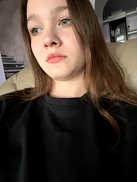 MichelleRoux online show from October 3, 2025, 10:45 am