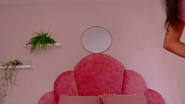 TiffValentinee  online show from October 15, 2025, 7:58 pm