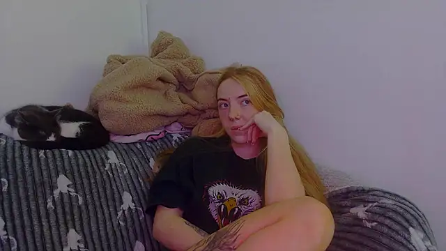 Snapshot of Little-Red21 chatting on November 26, 2025, 1:34 pm Little-Red21 online show from November 26, 2025, 1:34 pm