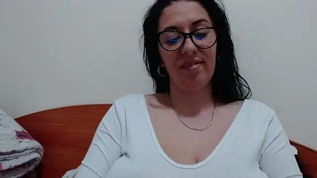 jollene online show from April 18, 2026, 1:48 pm