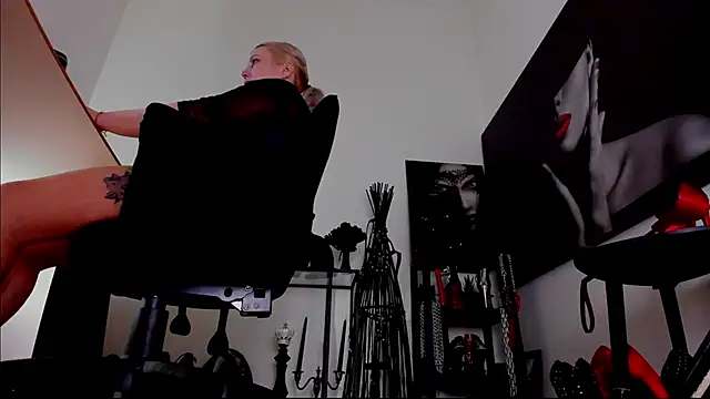 demisweet online show from February 12, 2026, 5:35 am