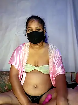 LushVamp online show from December 18, 2025, 2:01 pm