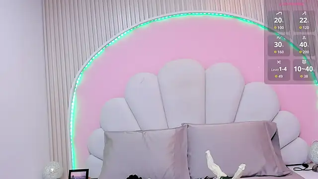 hinata dolly online show from October 4, 2025, 8:12 am