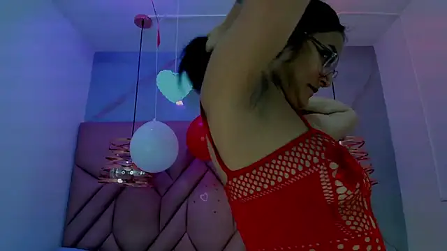 Snapshot of Ibbie_drastic chatting on February 13, 2026, 12:01 pm Ibbie drastic online show from February 13, 2026, 12:01 pm