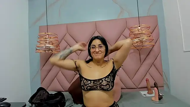 Snapshot of Ibbie_drastic chatting on February 19, 2026, 12:01 pm Ibbie drastic online show from February 19, 2026, 12:01 pm