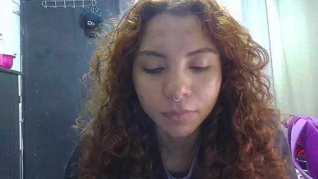 Snapshot of VioletV chatting on July 16, 2026, 2:06 am VioletV online show from July 16, 2026, 2:06 am