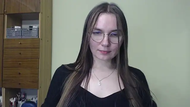 LooveELLYx online show from January 7, 2025, 7:17 pm