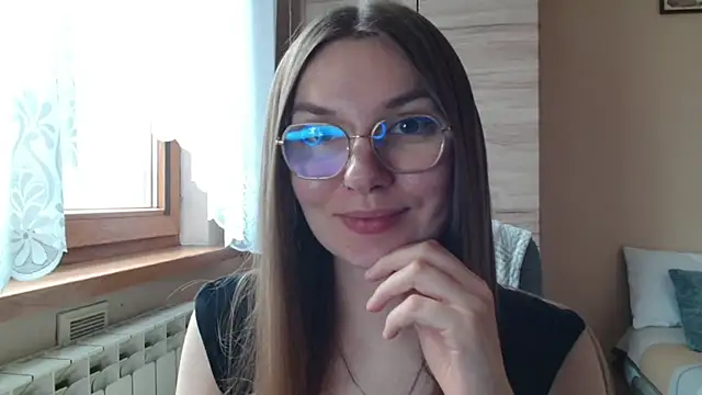 LooveELLYx online show from July 4, 2026, 6:30 am