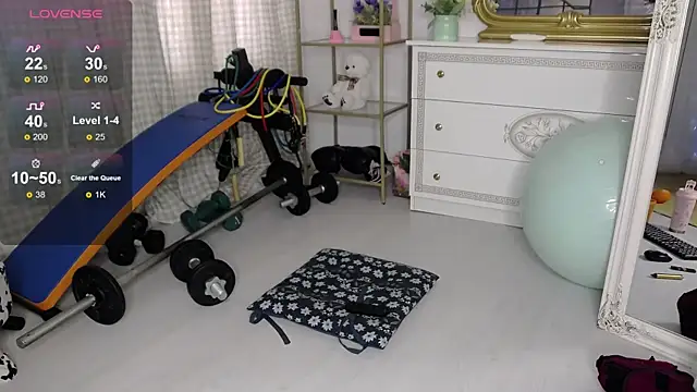 SarahRaynex online show from March 31, 2026, 10:15 am