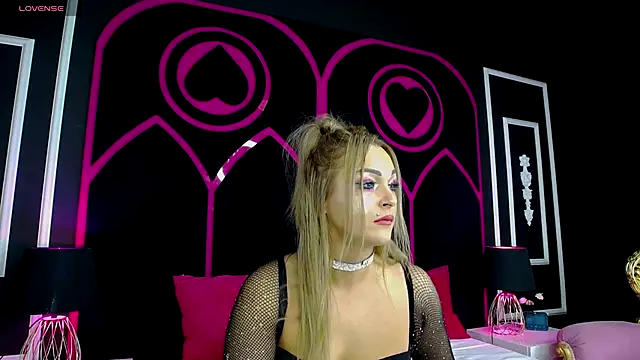 AlexxaBlaze online show from November 14, 2025, 5:28 am