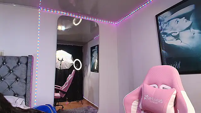 GraceWallace  online show from November 13, 2025, 1:59 am